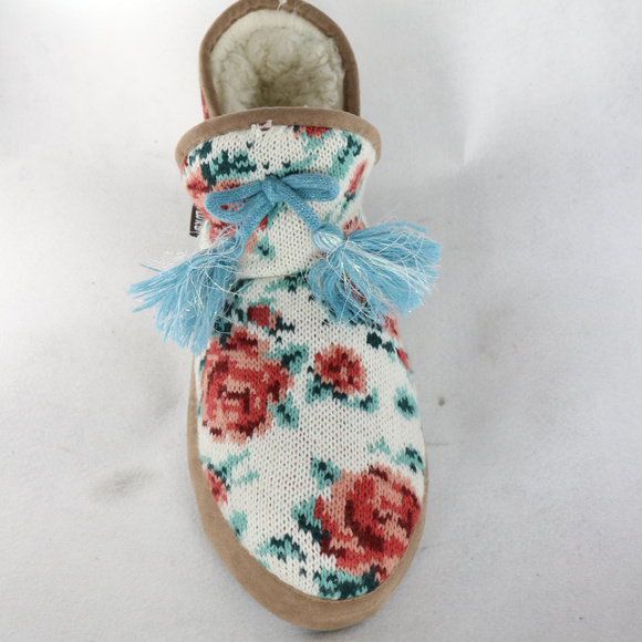 New MUK LUKS Floral Woven Lined Shearling Slippers - Picture 5 of 7
